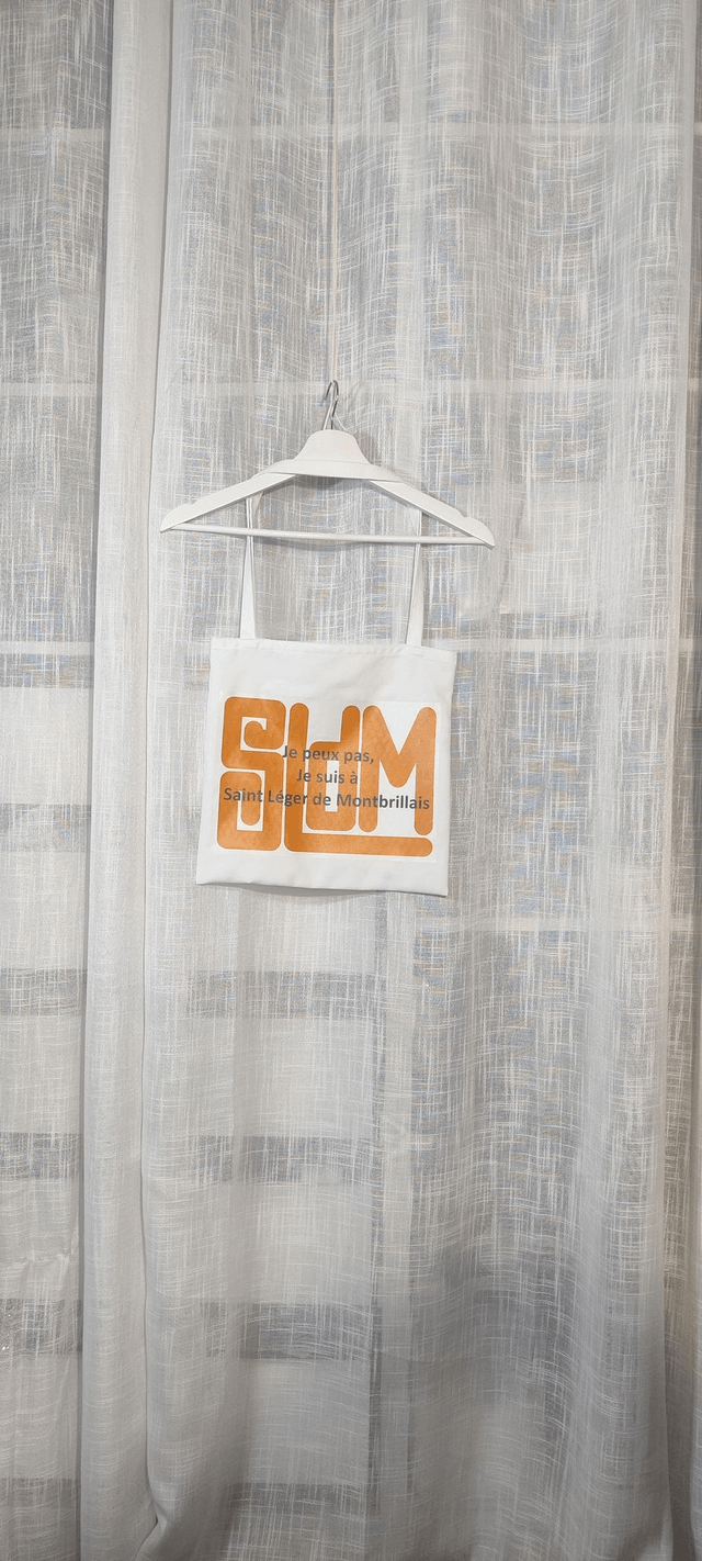 👜 Tote Bag "Je peux pas, je suis à Saint Léger de Montbrillais" 🏡✨