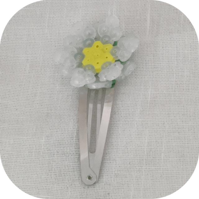 Barrette fleur en perles à repasser pince clic clac