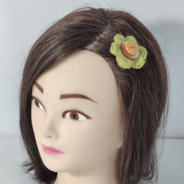 Barrette fleur simple vert crochet bouton nacré orange pince crocodile