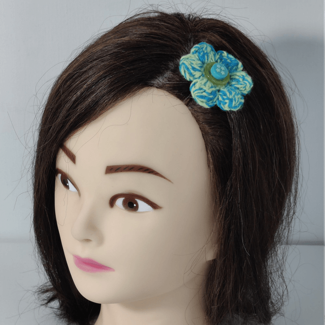 Barrette fleur simple bleu vert crochet bouton bleu vert pince crocodile