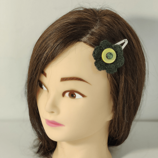 Barrette fleur simple sapin crochet bouton jaune vert clic clac
