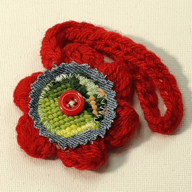 Grigri Fleur crochet jeans canevas et bouton